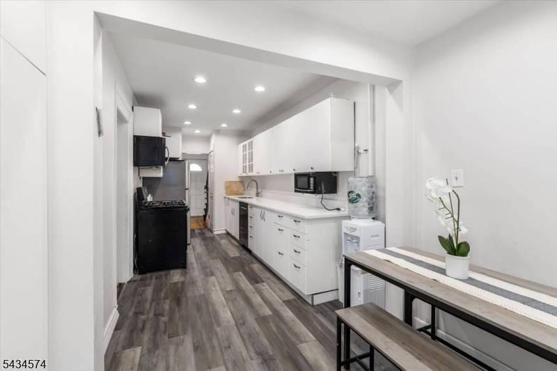 478 Brook Ave, Passaic City, NJ 07055