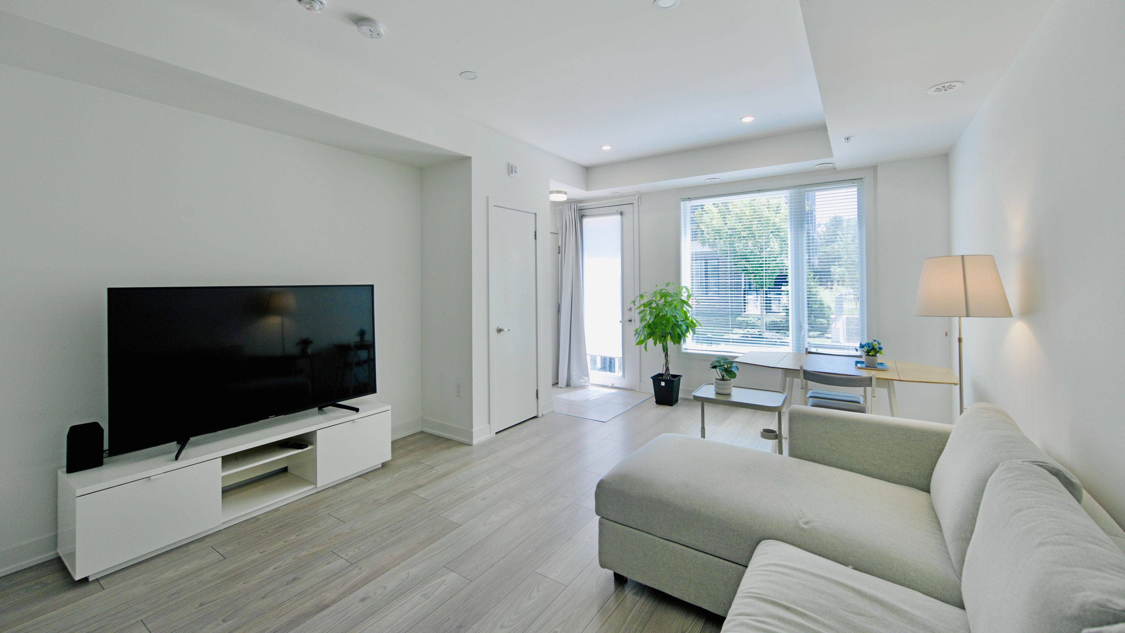 3473 Widdicombe WAY #8, Mississauga, ON L5L 0B8