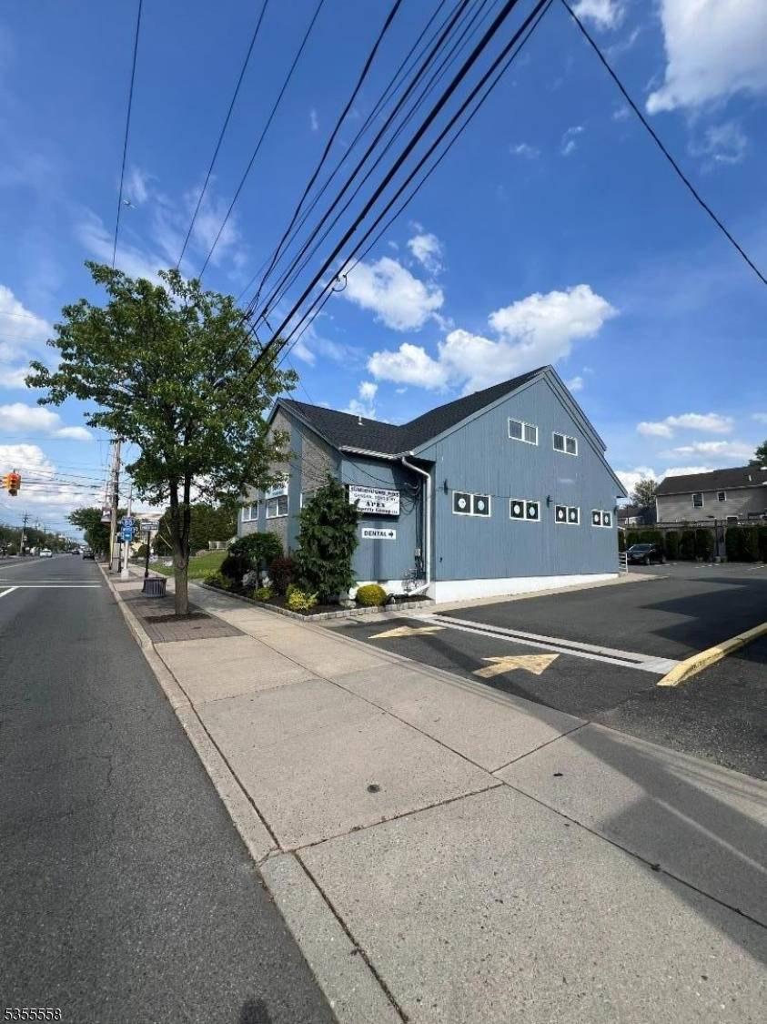 418 Union Blvd, Totowa Boro, NJ 07512