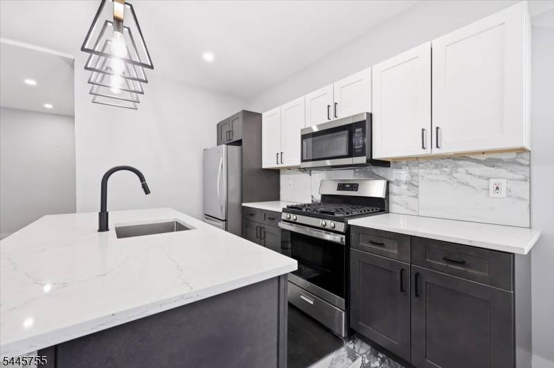 24 Kingsley St, West Orange Twp., NJ 07052