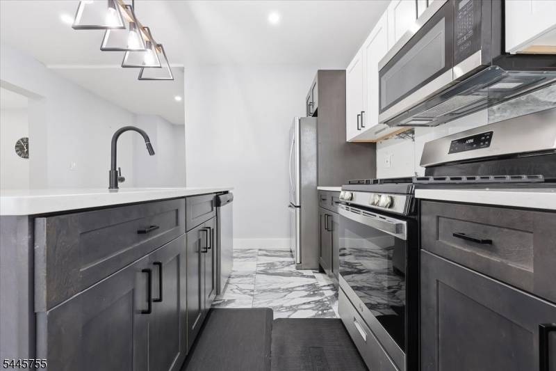 24 Kingsley St, West Orange Twp., NJ 07052