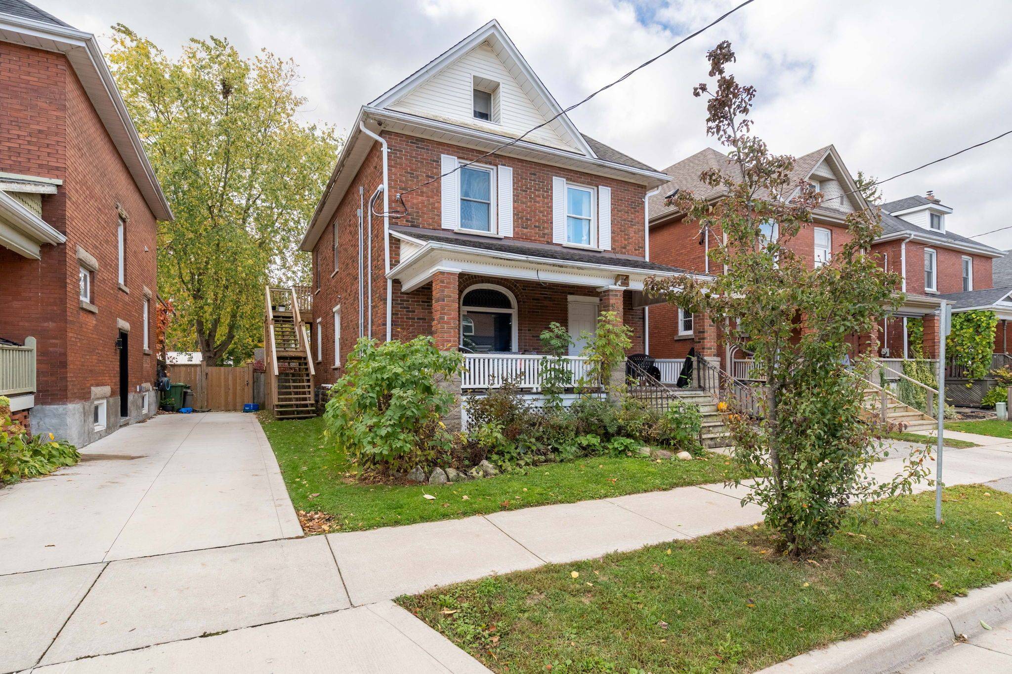 93 Myrtle ST, St. Thomas, ON N5R 2E9