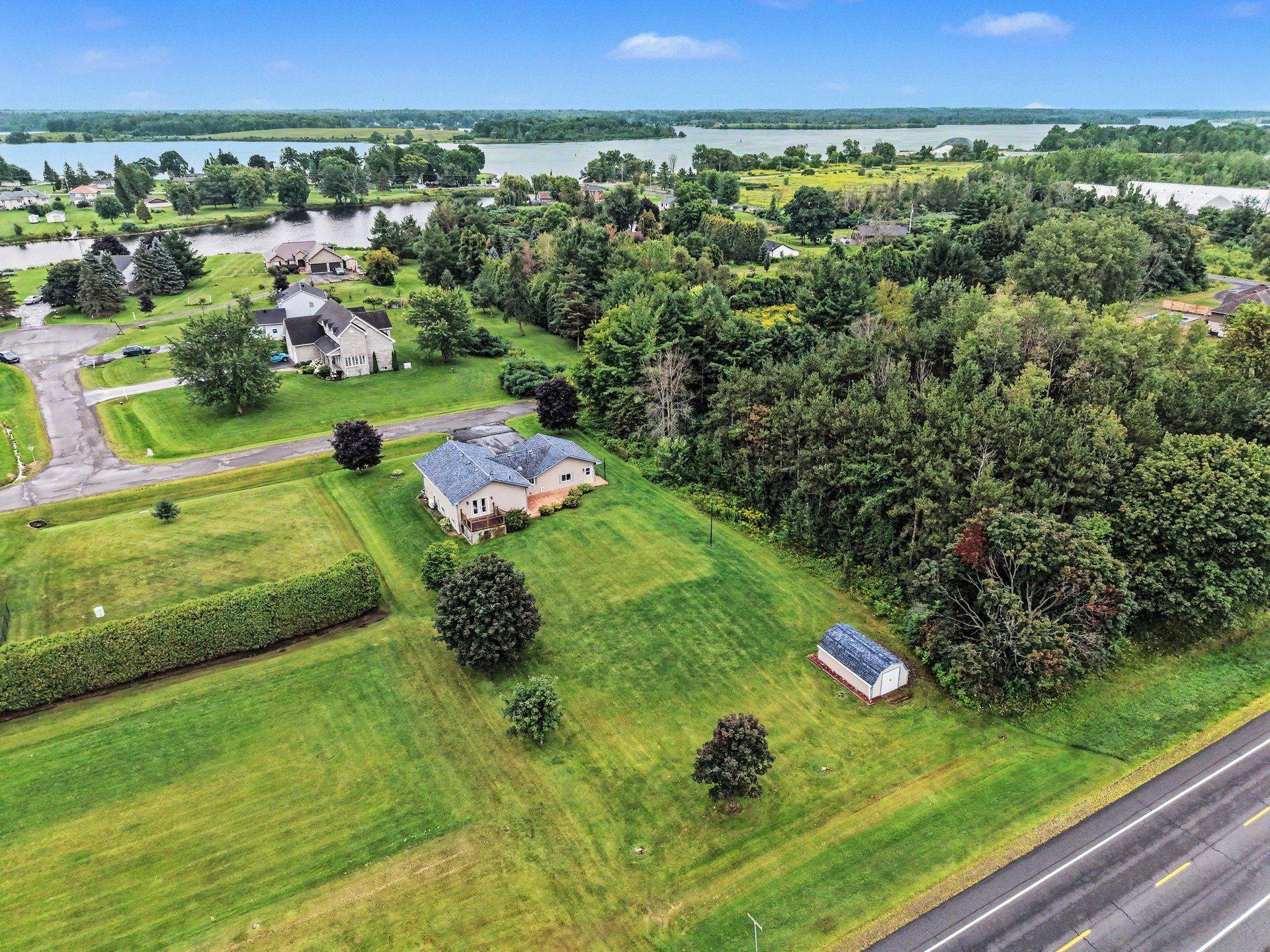 11711 Breezewood AVE, South Dundas, ON K0C 1X0