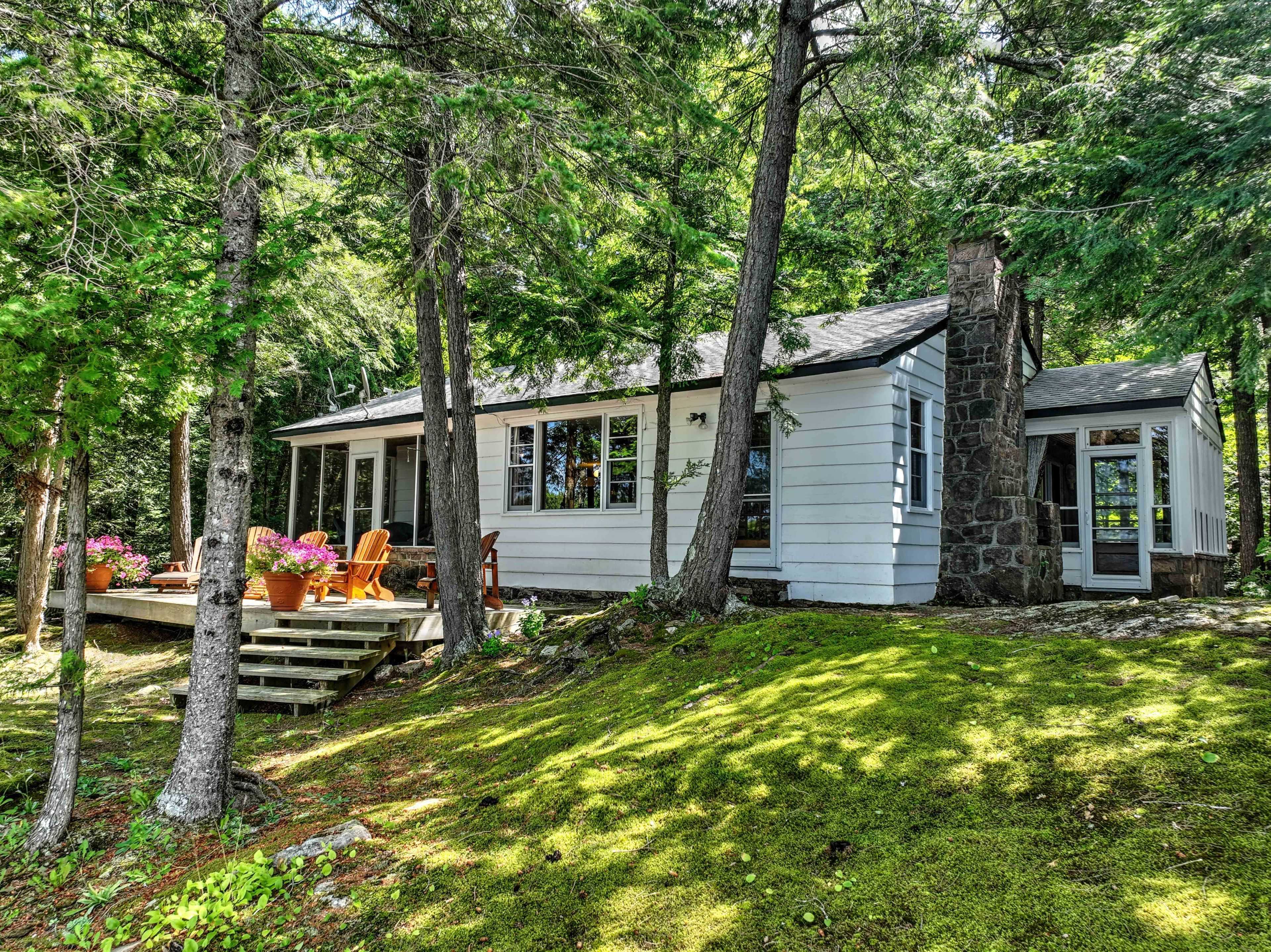 31 Buck LN, Kawartha Lakes, ON K0M 1K0