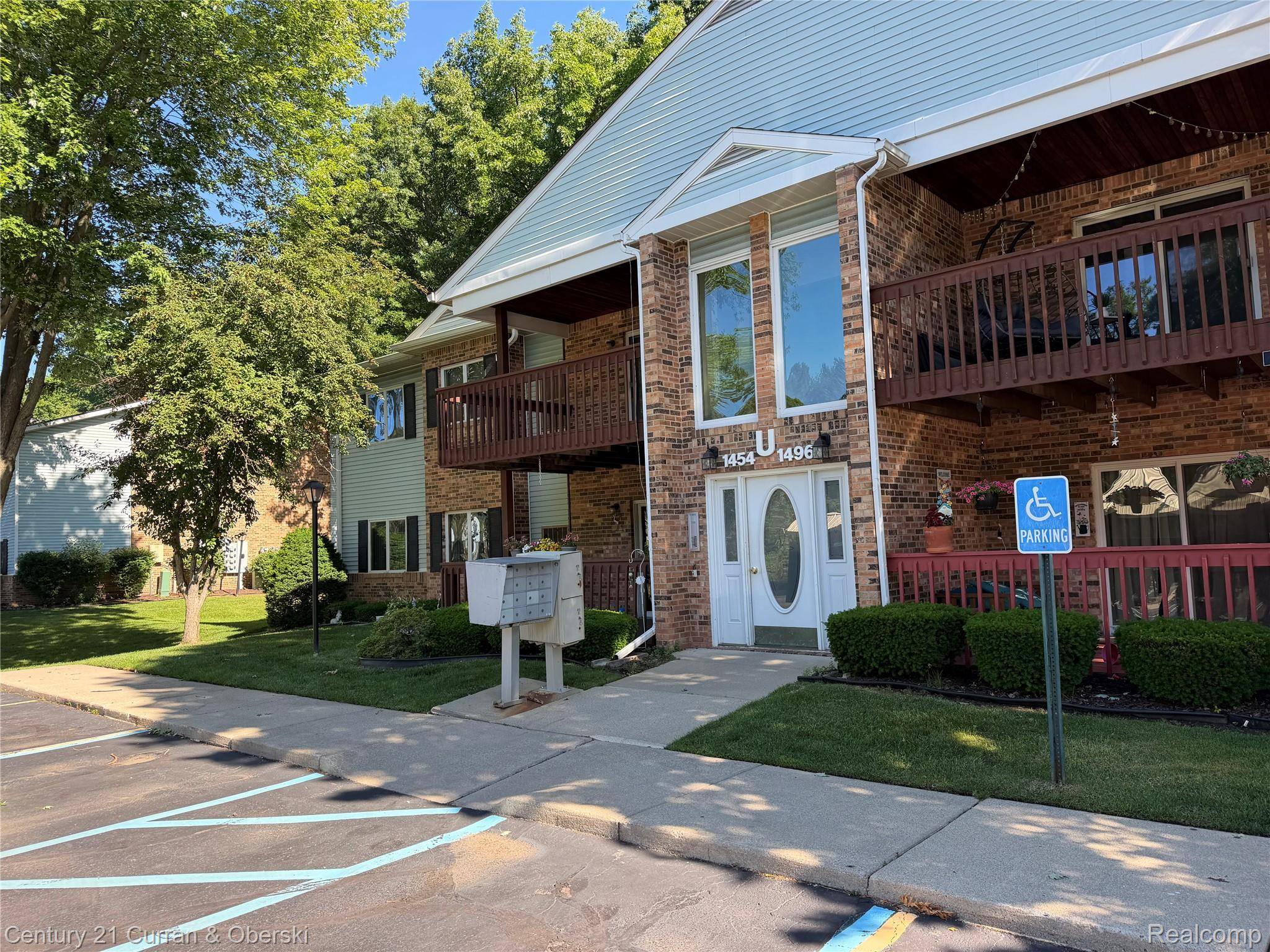 1454 Shoemaker DR, Westland, MI 48185