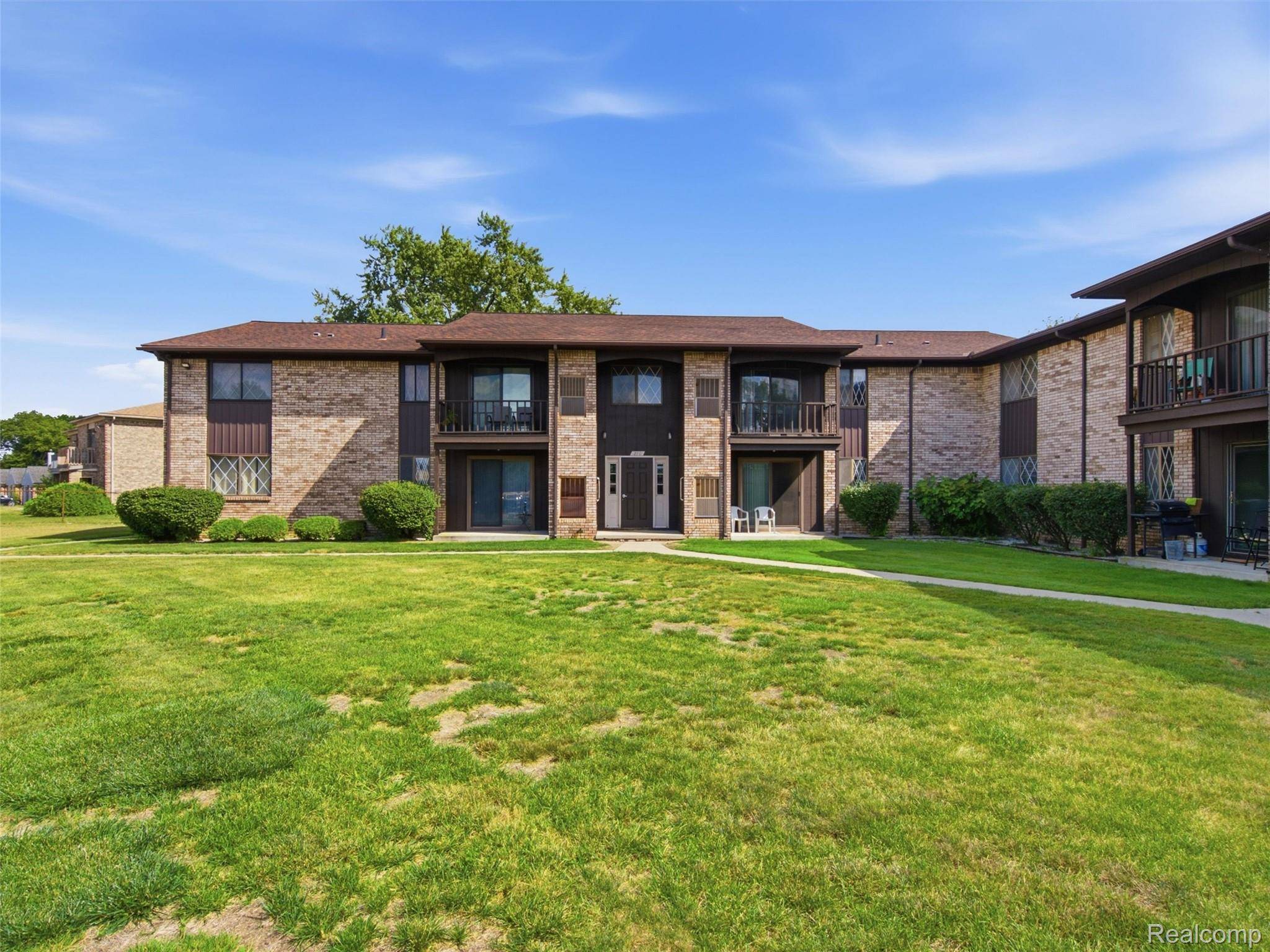 270 E 13 Mile RD #34, Madison Heights, MI 48071