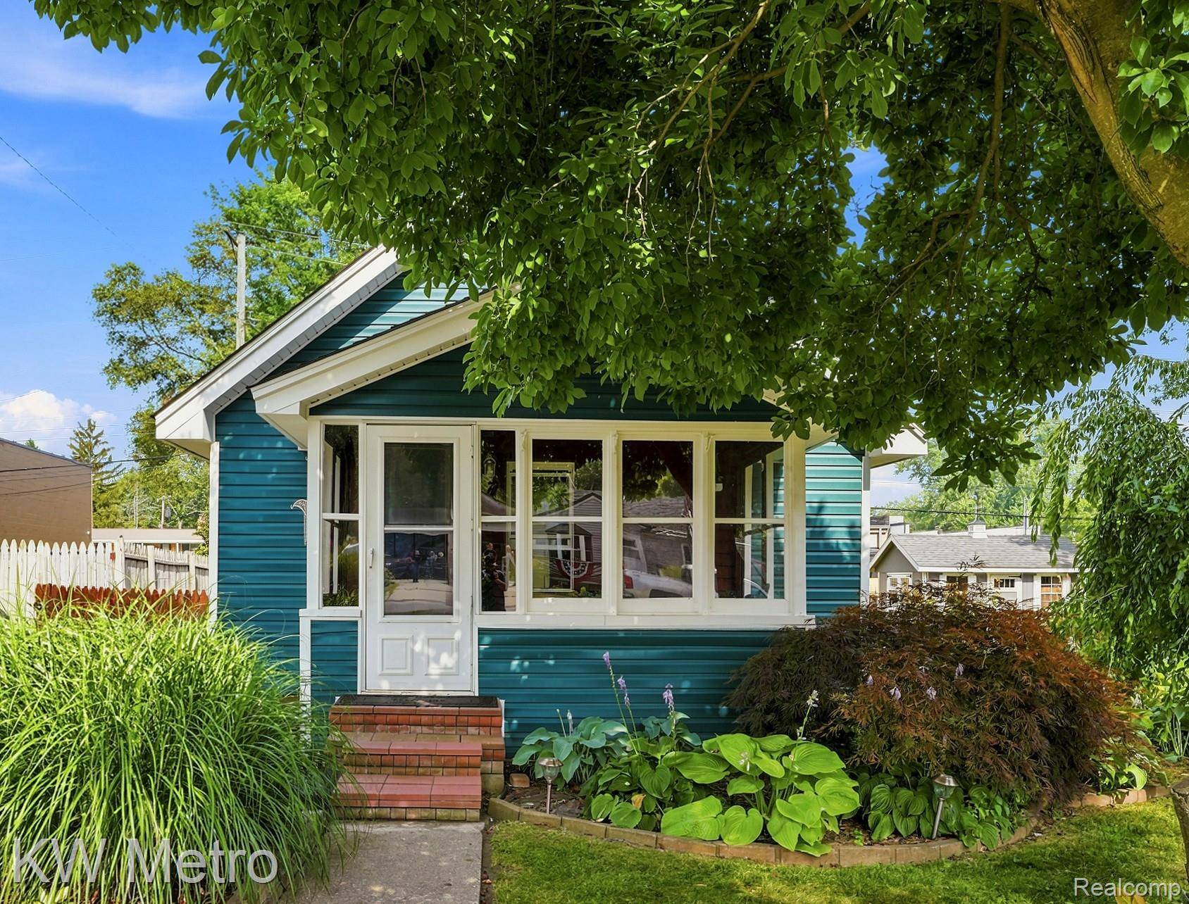 30768 Brentwood ST, Southfield, MI 48076