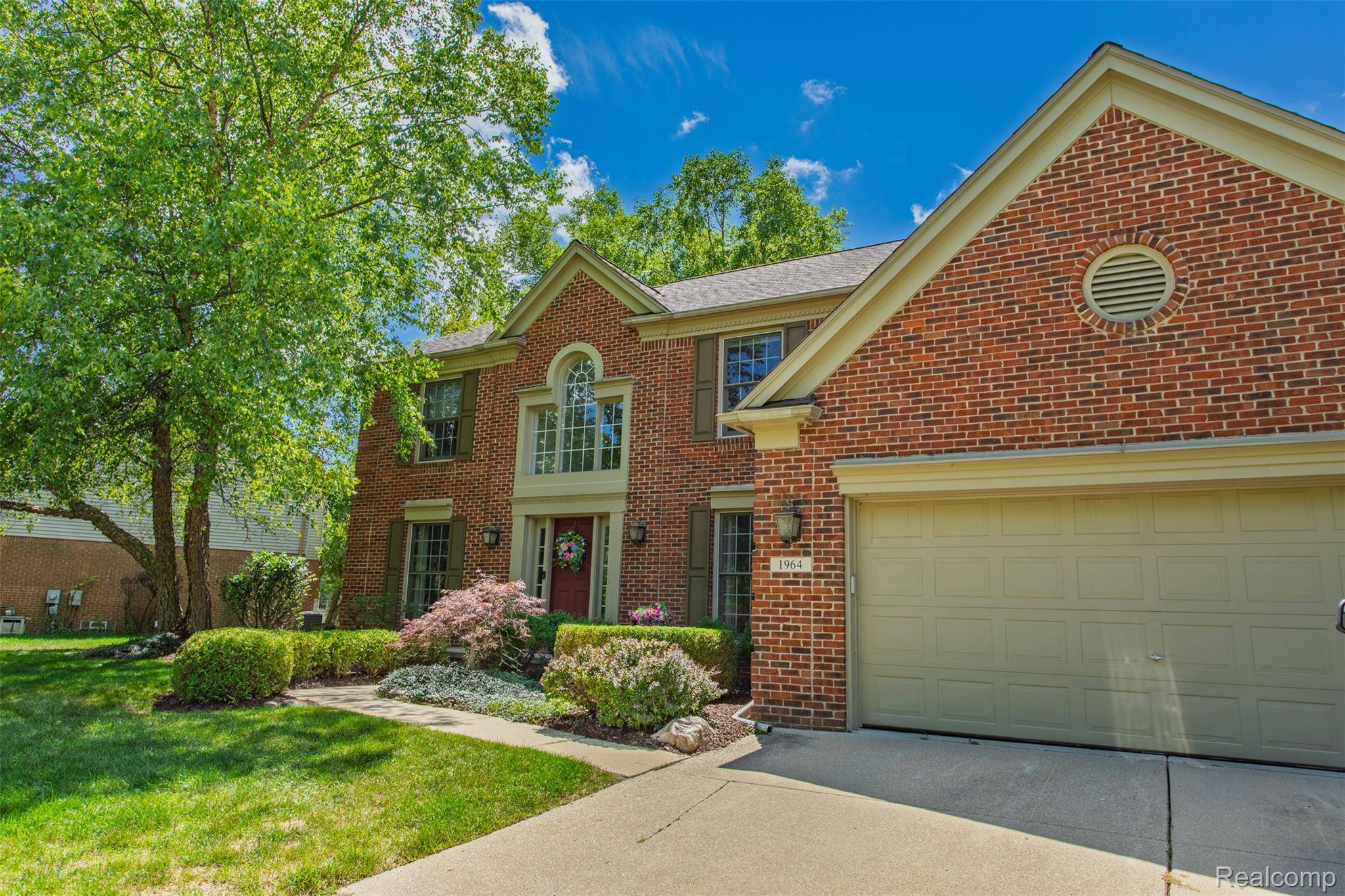 1964 Bloomfield Oaks DR, West Bloomfield Charter Township, MI 48324