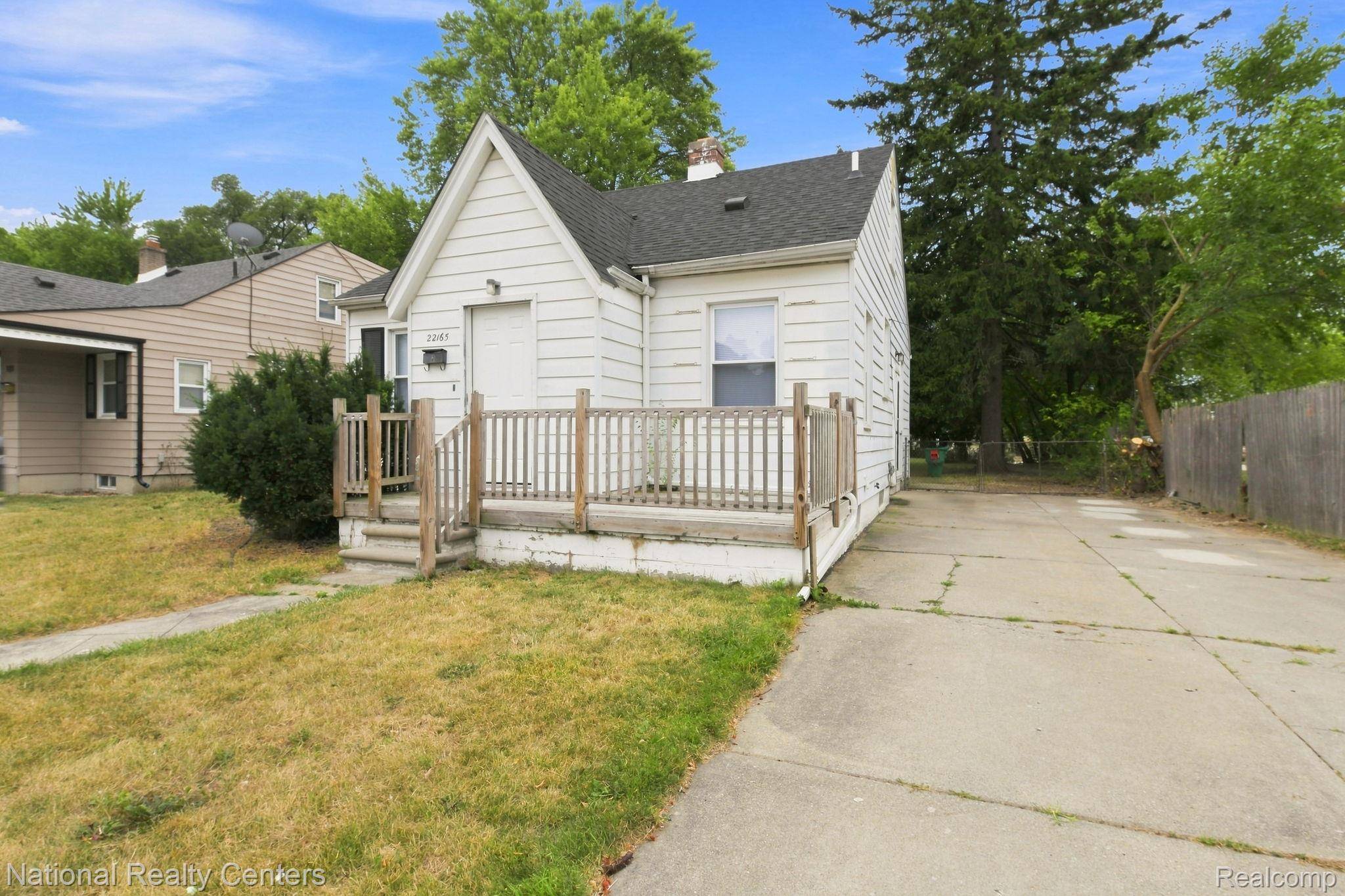 22165 Hayes AVE, Eastpointe, MI 48021