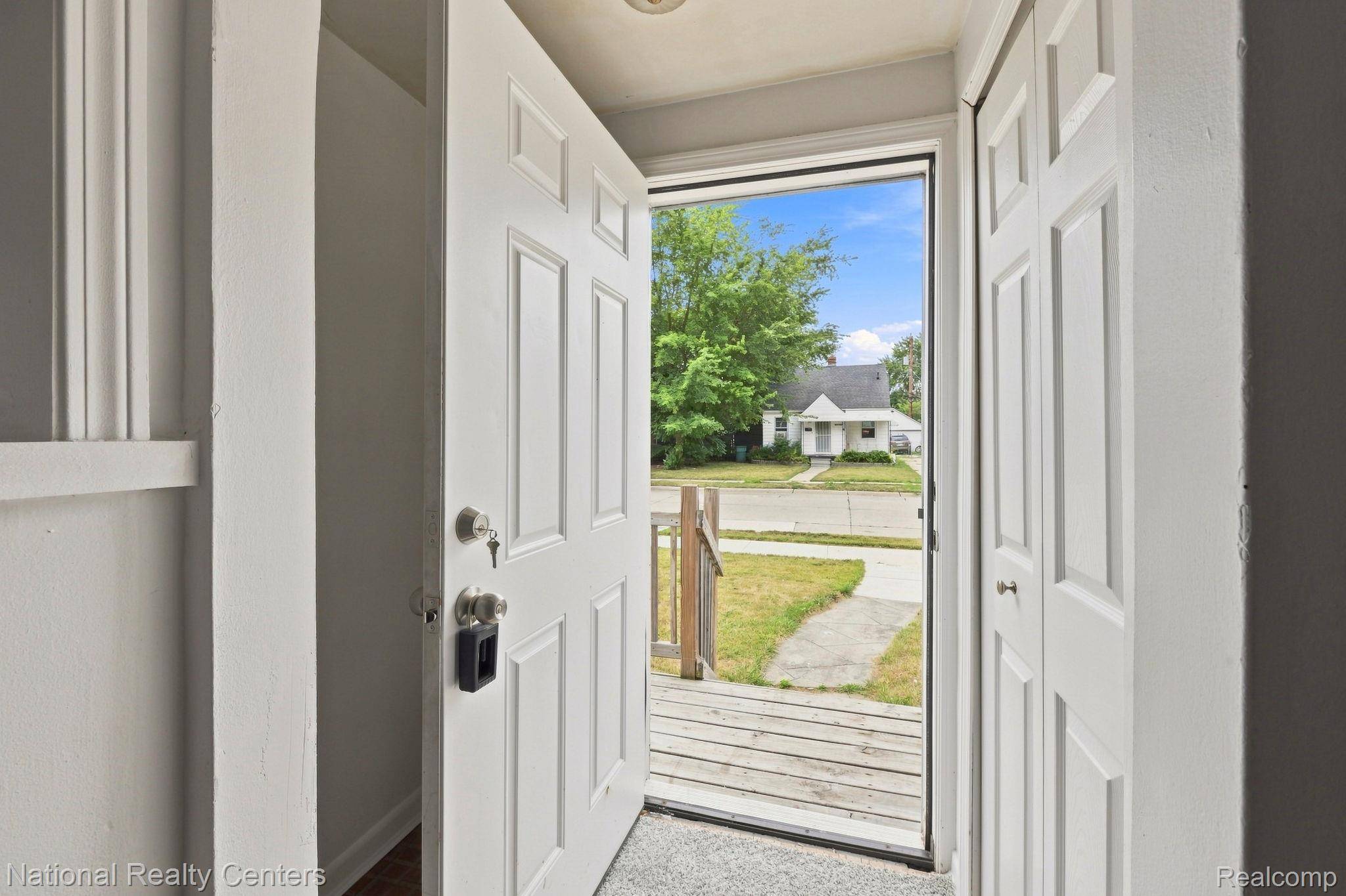 22165 Hayes AVE, Eastpointe, MI 48021