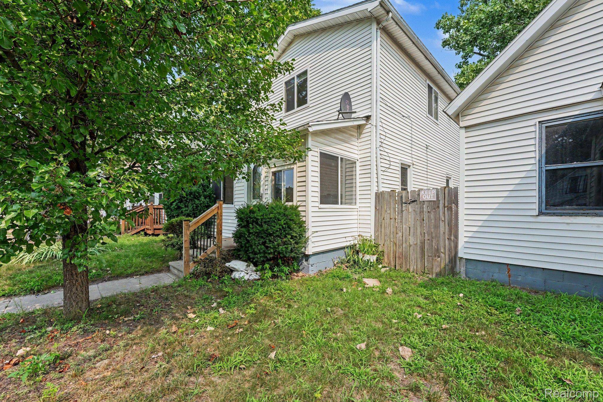 2511 Vanness ST, Port Huron, MI 48060