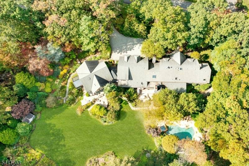 307 Freemans Ln, Franklin Lakes Boro, NJ 07417