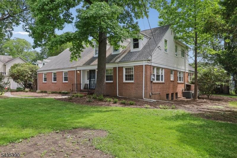 1271 Alicia Ave, Teaneck Twp., NJ 07666