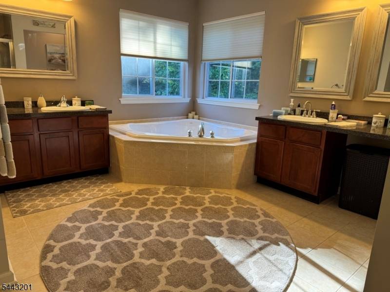 402 Rock Ridge Rd, Jefferson Twp., NJ 07849