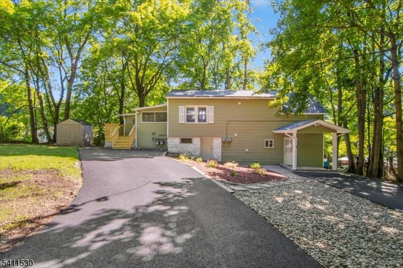 9-1/2 Diller Ave, Newton Town, NJ 07860