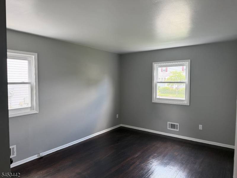1110 Bower St, Linden City, NJ 07036