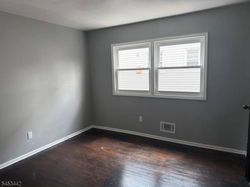 1110 Bower St, Linden City, NJ 07036