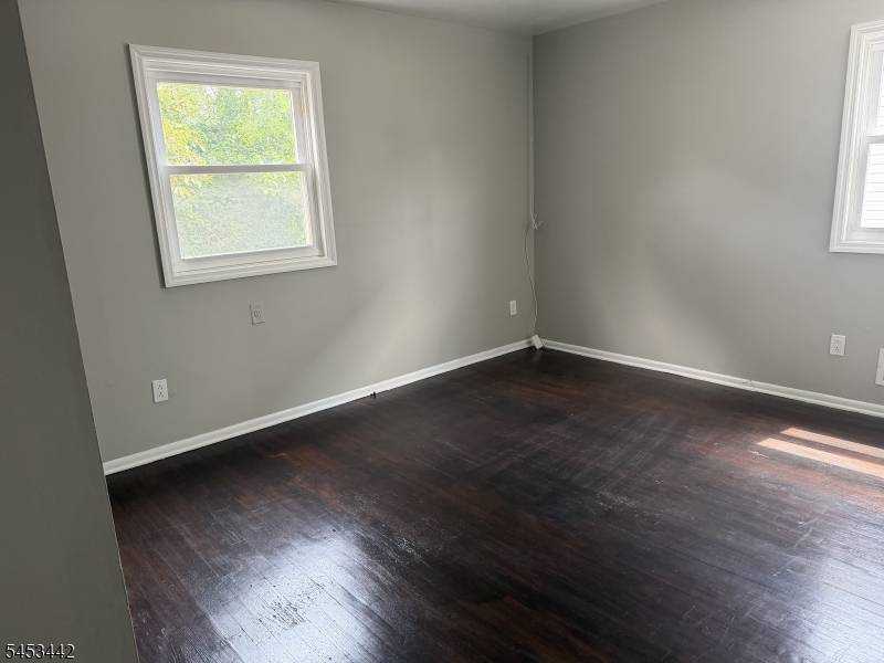 1110 Bower St, Linden City, NJ 07036
