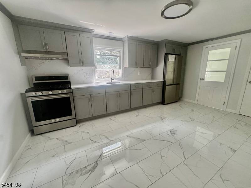 55 E 1St St #2, Clifton City, NJ 07011