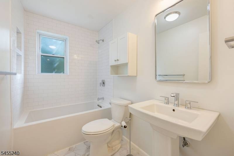 605 Grove St #1, Clifton City, NJ 07013