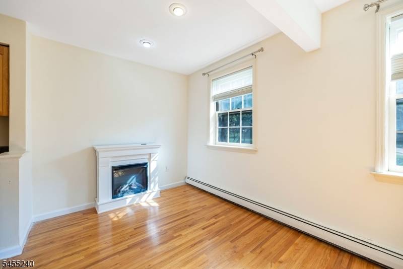 605 Grove St #1, Clifton City, NJ 07013