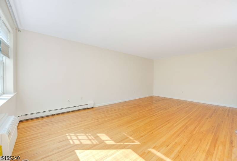 605 Grove St #1, Clifton City, NJ 07013