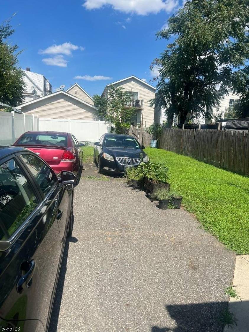 1013 Laura St #1, Elizabeth City, NJ 07201