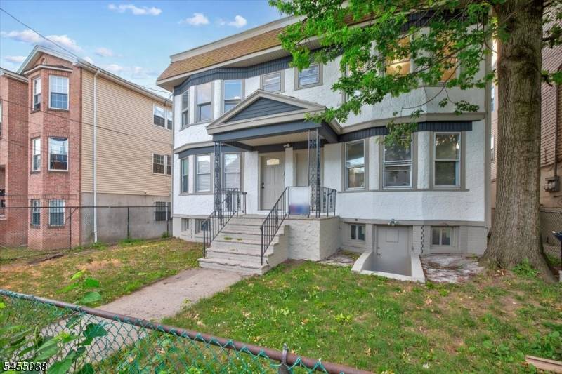 22 Edwin Pl, Newark City, NJ 07112