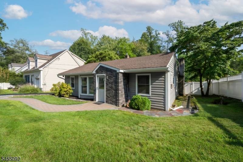 19 Apache Trl, Rockaway Twp., NJ 07866