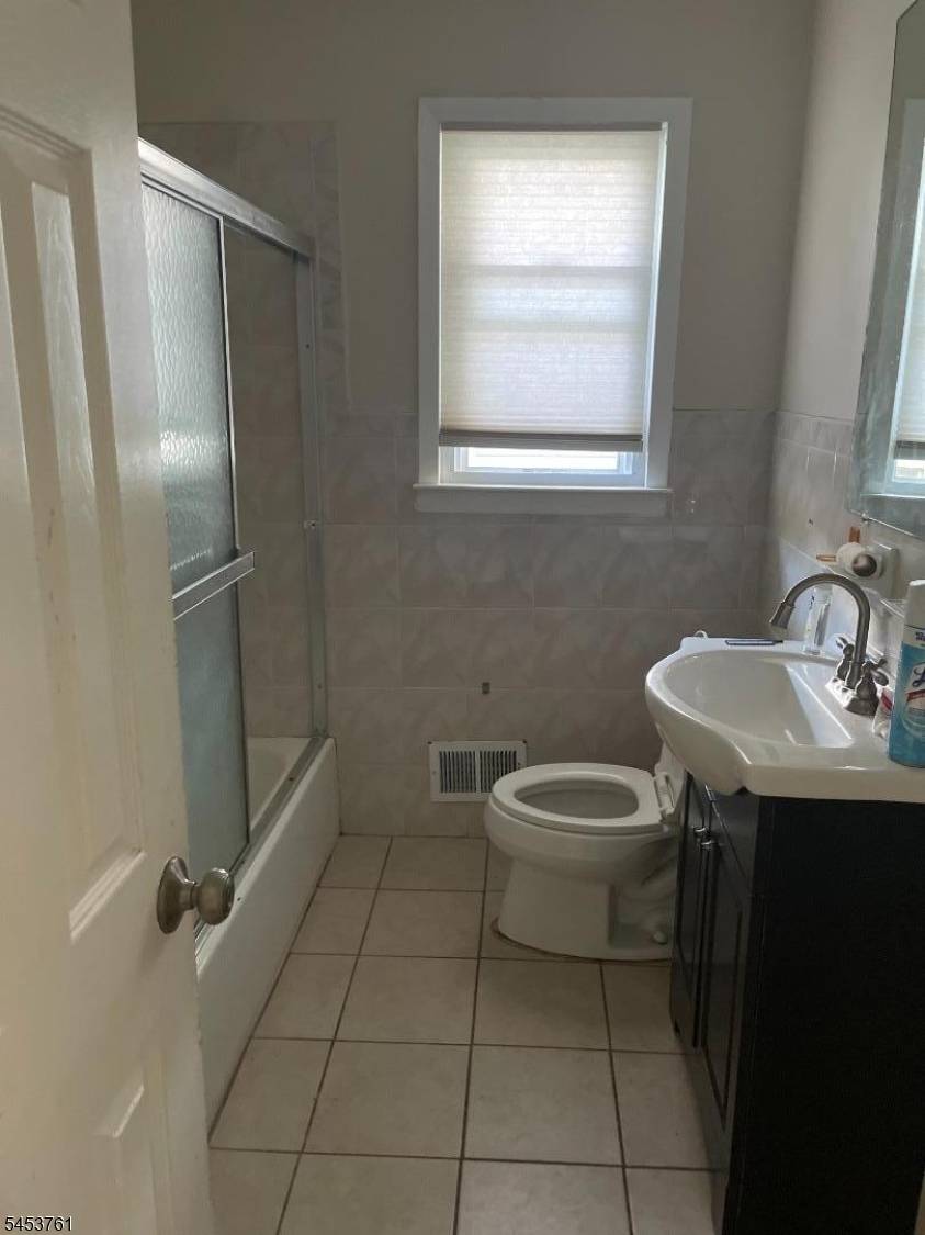 1418 Witherspoon St, Rahway City, NJ 07065