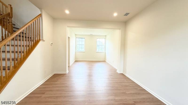 6 Joanne Ct, Bridgewater Twp., NJ 08807