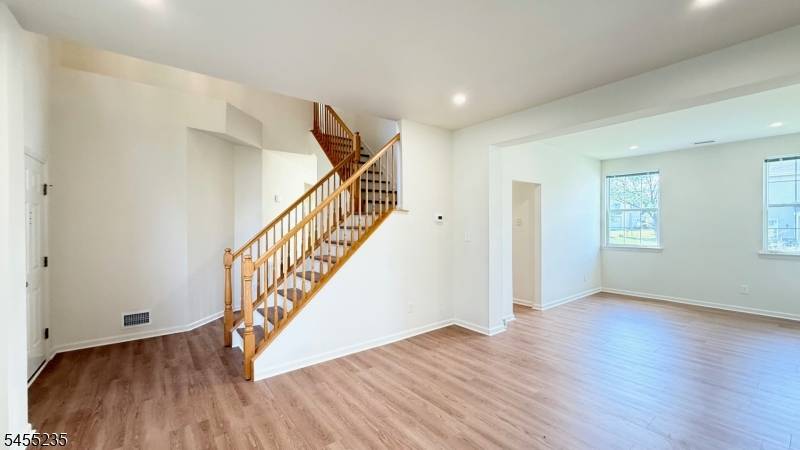 6 Joanne Ct, Bridgewater Twp., NJ 08807