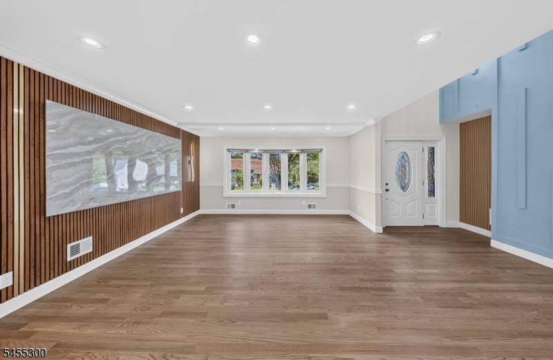 74 Chatham Ter, Clifton City, NJ 07013