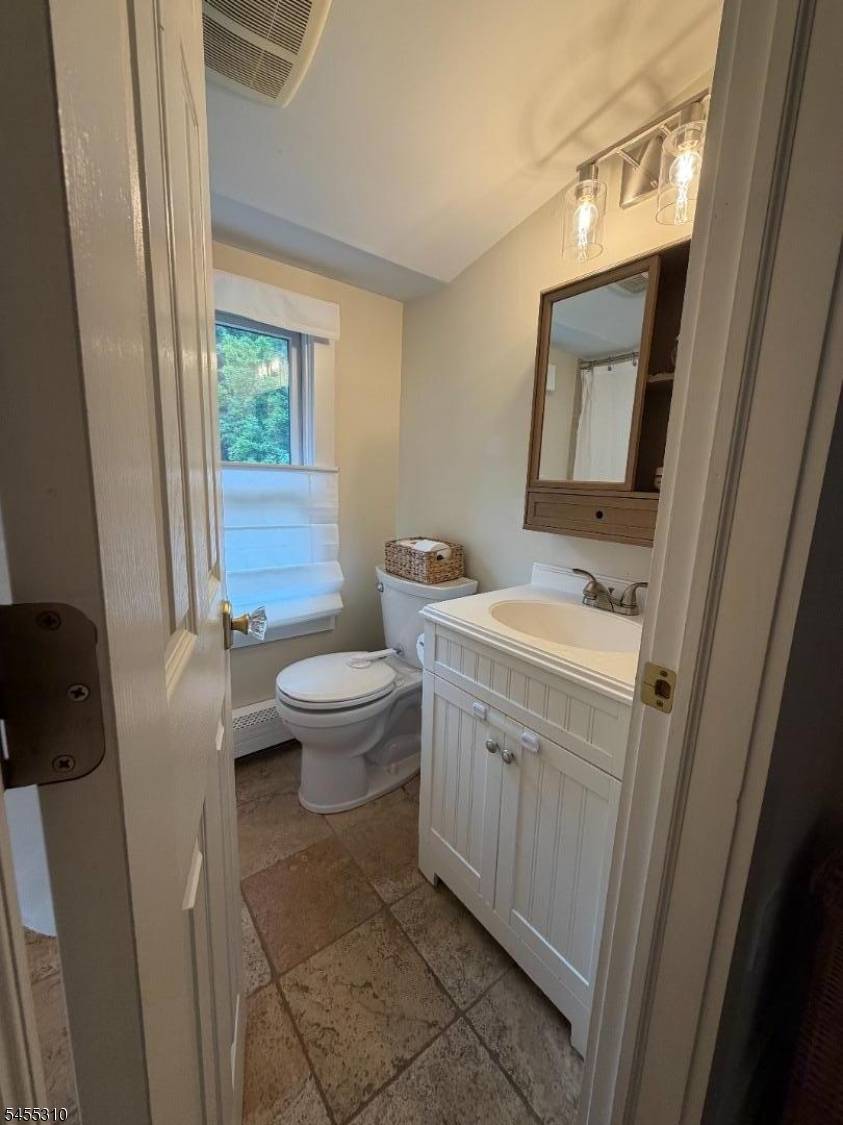 837 Circle, Franklin Lakes Boro, NJ 07417