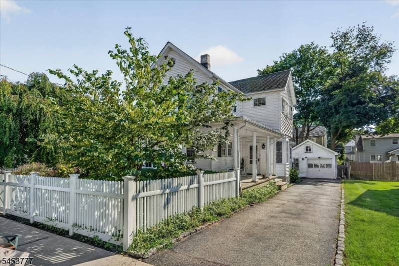 28 Leary Ave, Bloomingdale Boro, NJ 07403