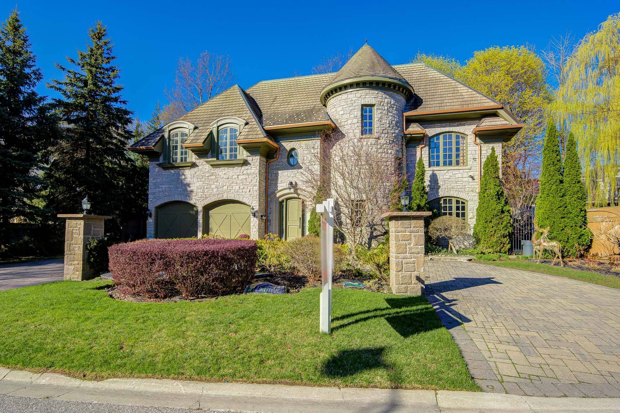 7 Legacy CT, Toronto C12, ON M2L 2Y7