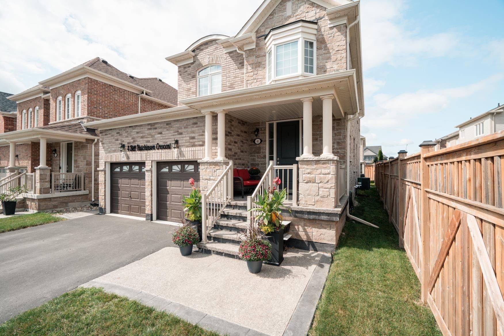 4 Bill Hutchinson CRES, Clarington, ON L1C 7E1