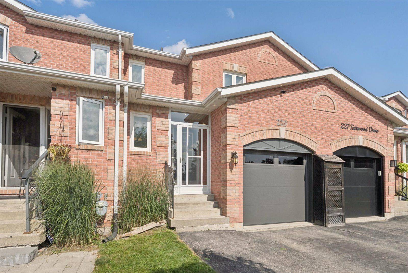 229 Fairwood DR, Georgina, ON L4P 3Y5