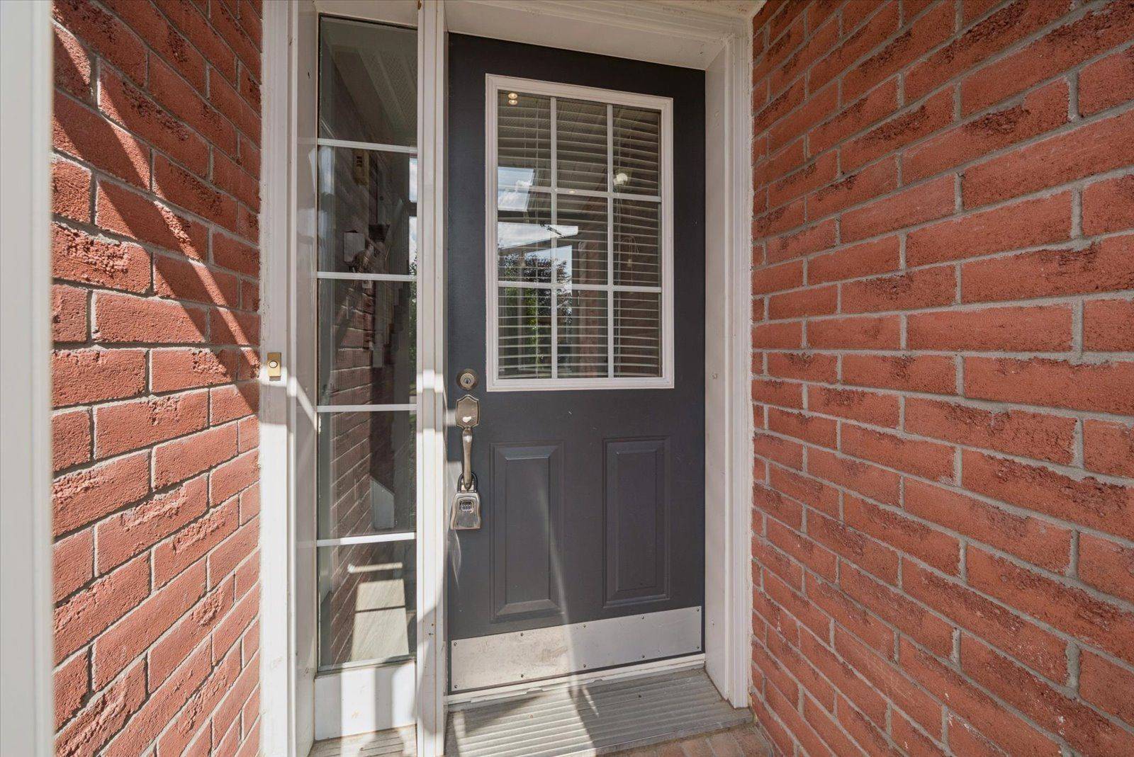 229 Fairwood DR, Georgina, ON L4P 3Y5
