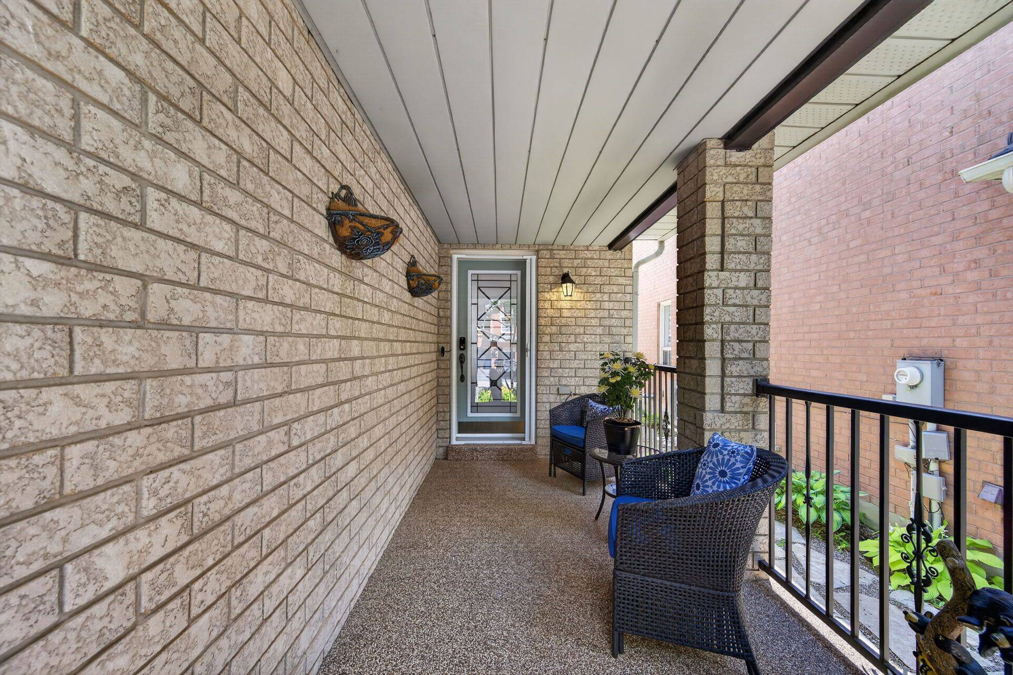 126 Woodroof CRES, Aurora, ON L4G 7H2