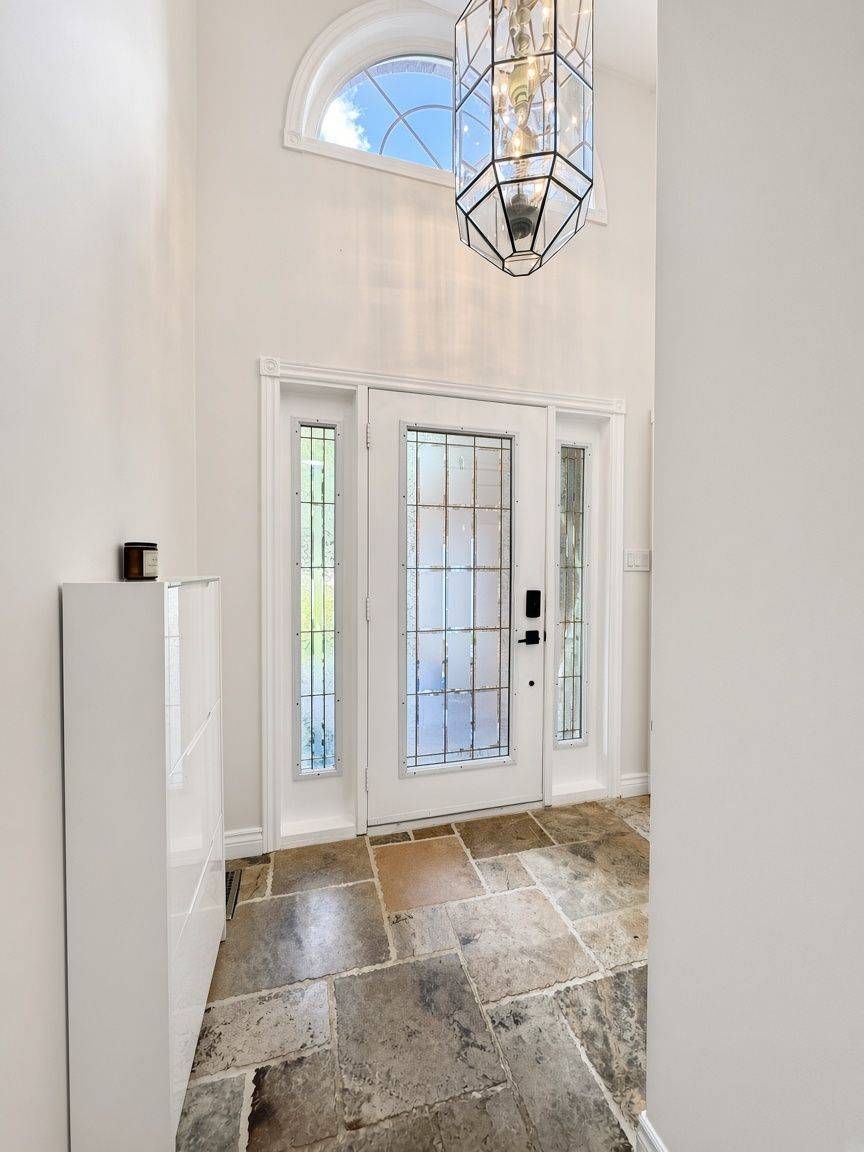 8 Alpine WAY, Oro-medonte, ON L0L 2L0