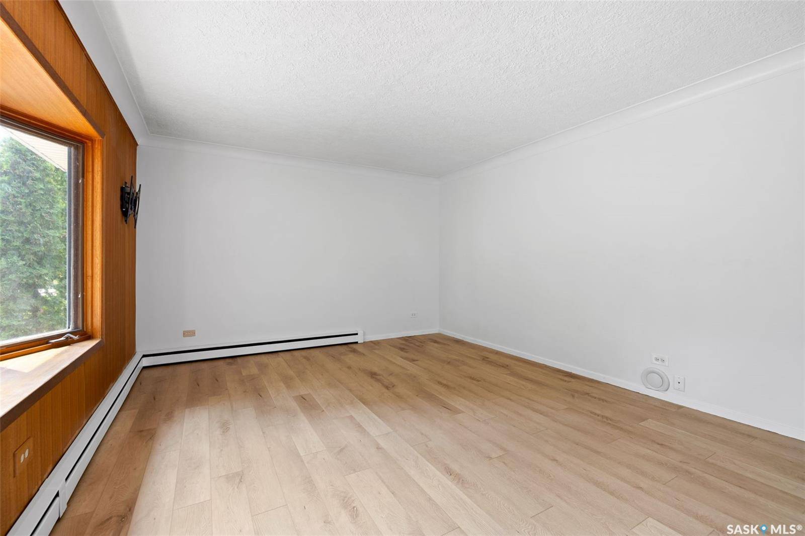 616 Broadway AVENUE E, Regina, SK S4N 1A1