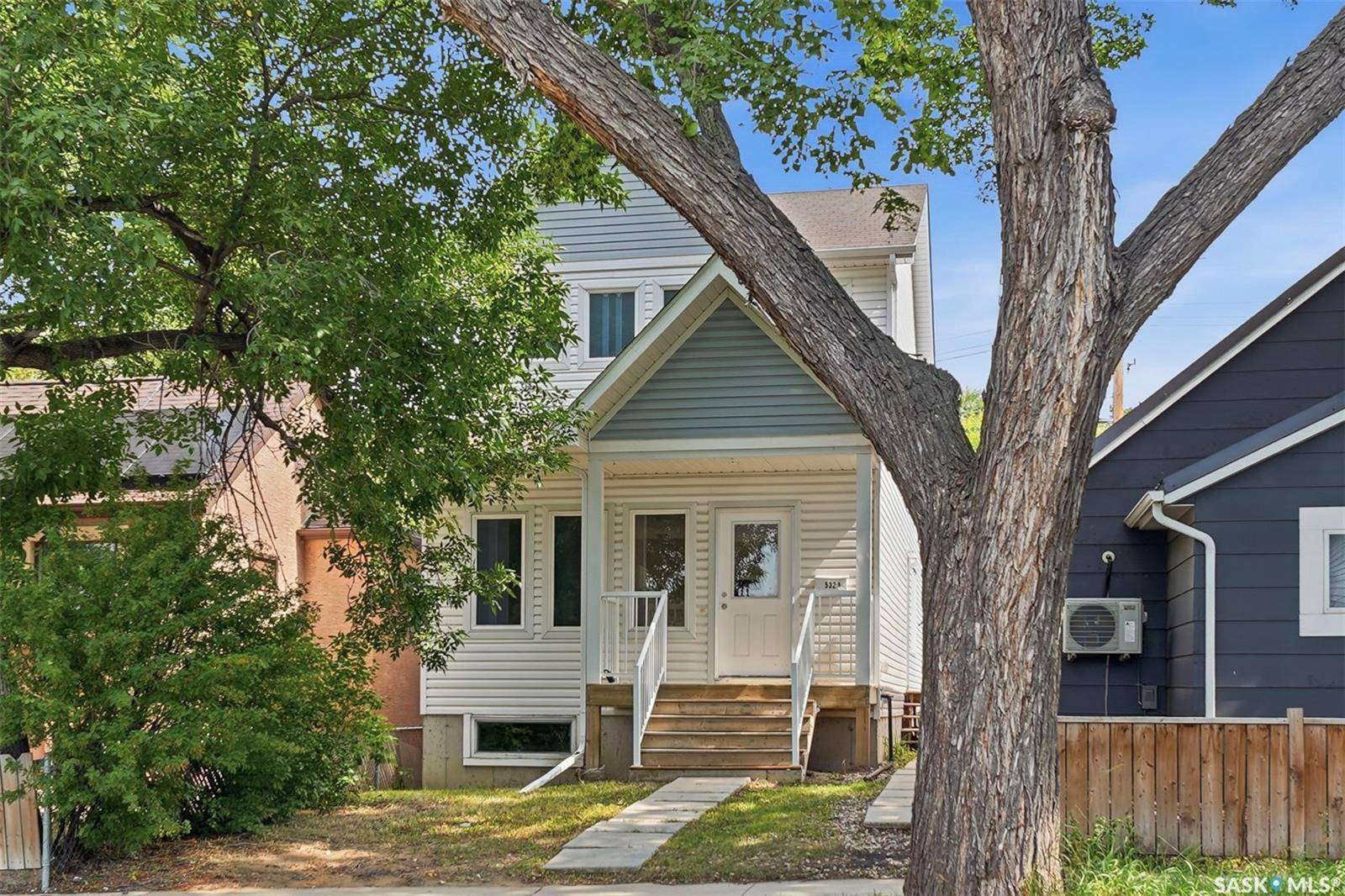 532 J AVENUE N, Saskatoon, SK S7L 2K5