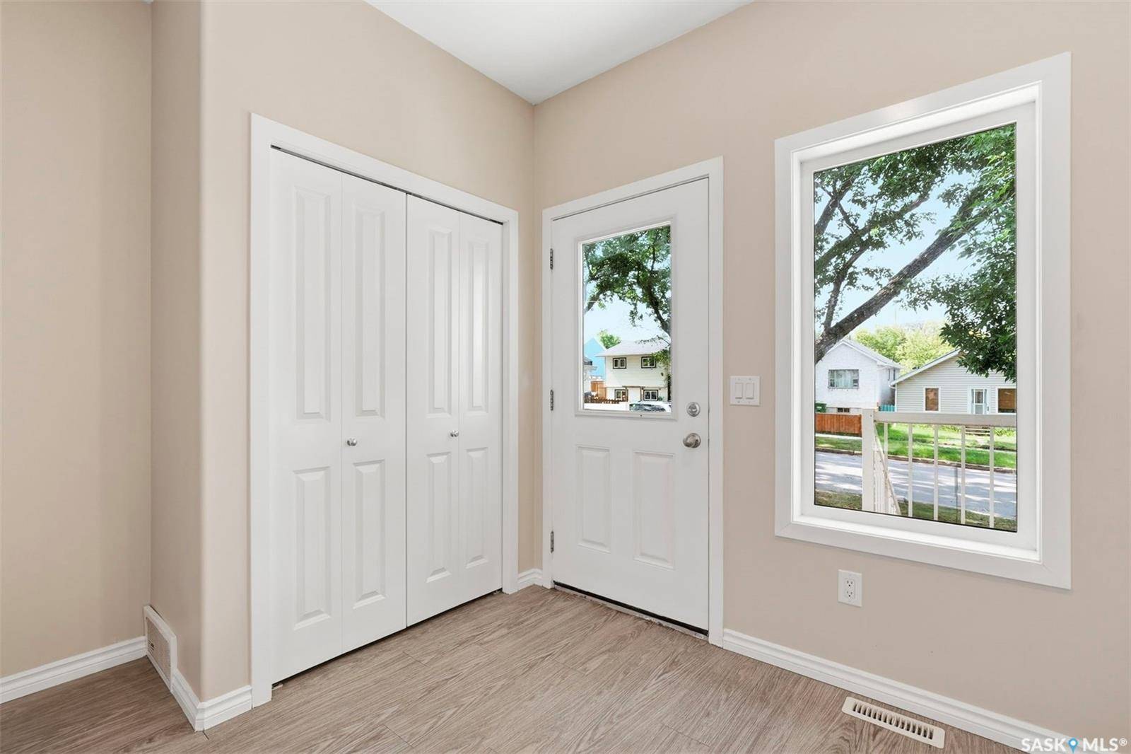 532 J AVENUE N, Saskatoon, SK S7L 2K5