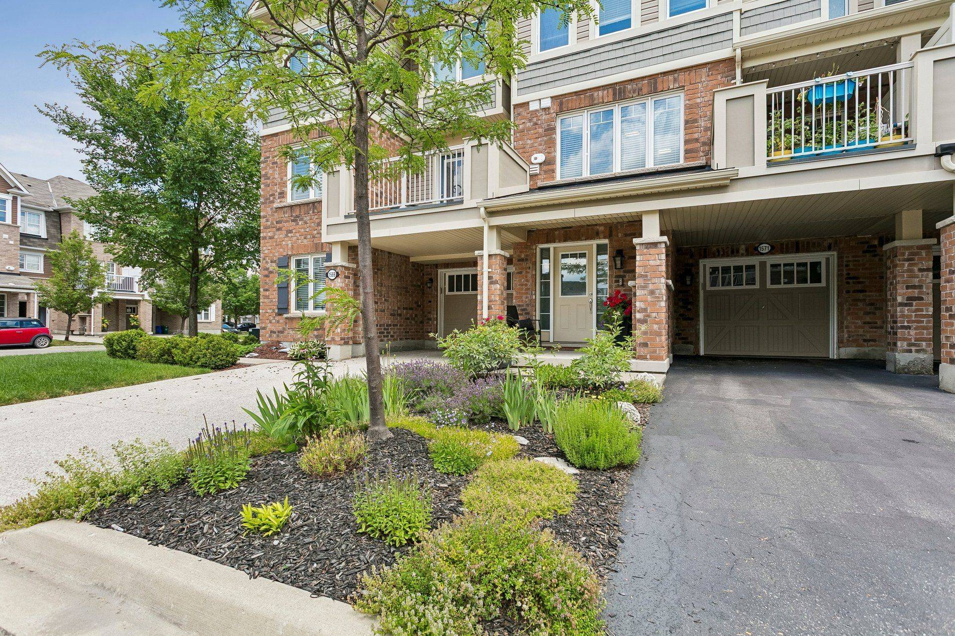 1571 Leblanc CT, Milton, ON L9E 0A3