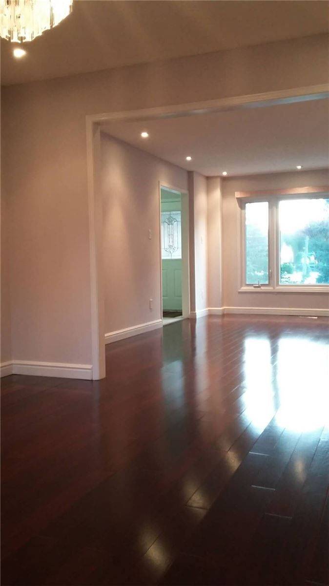 4101 Loyalist DR #( Main and Second Floor), Mississauga, ON L5L 3Z1