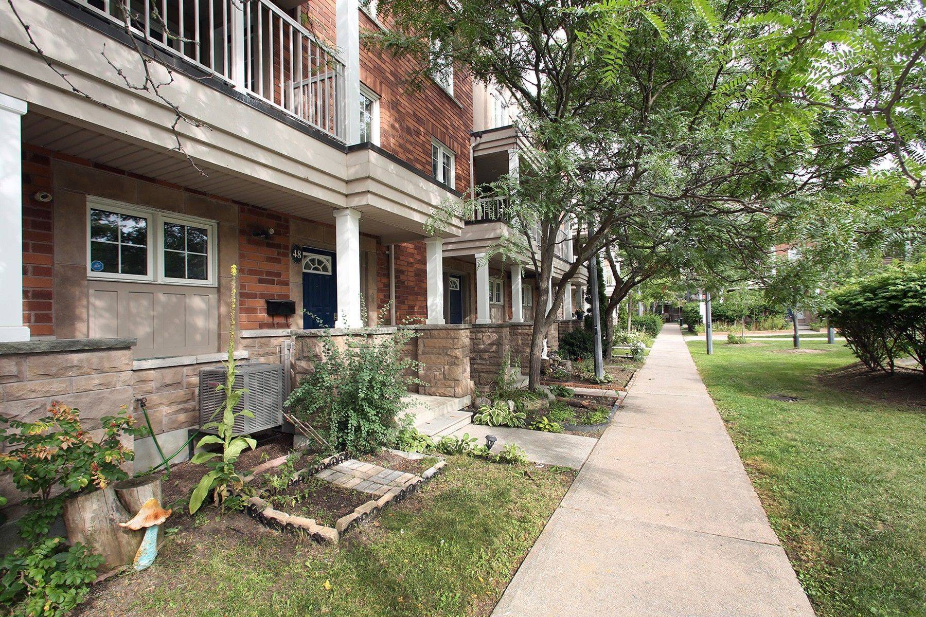 375 Cook RD #48, Toronto W05, ON M3J 3T6