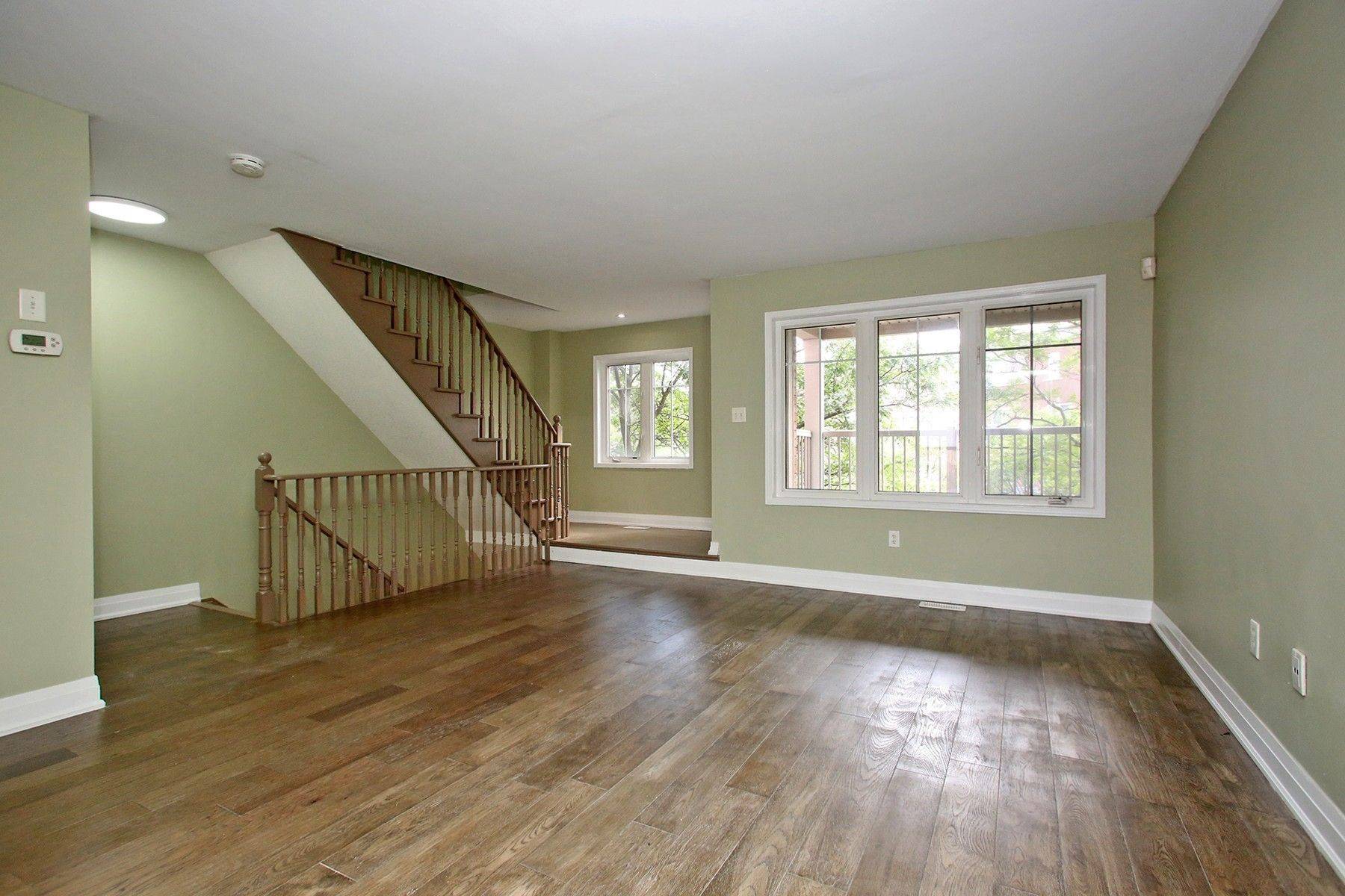 375 Cook RD #48, Toronto W05, ON M3J 3T6