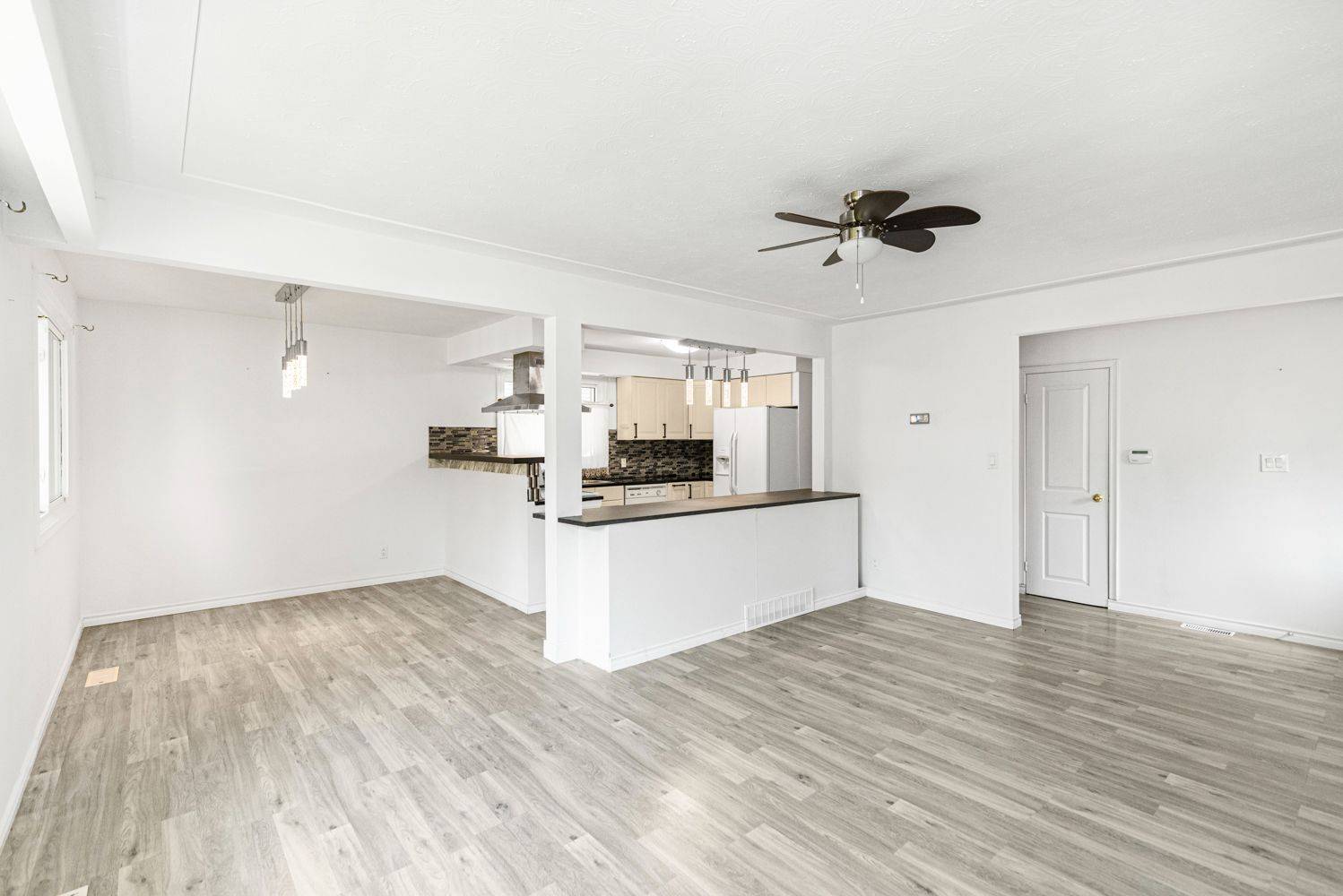 100 Mountain AVE N, Hamilton, ON L8G 3P7