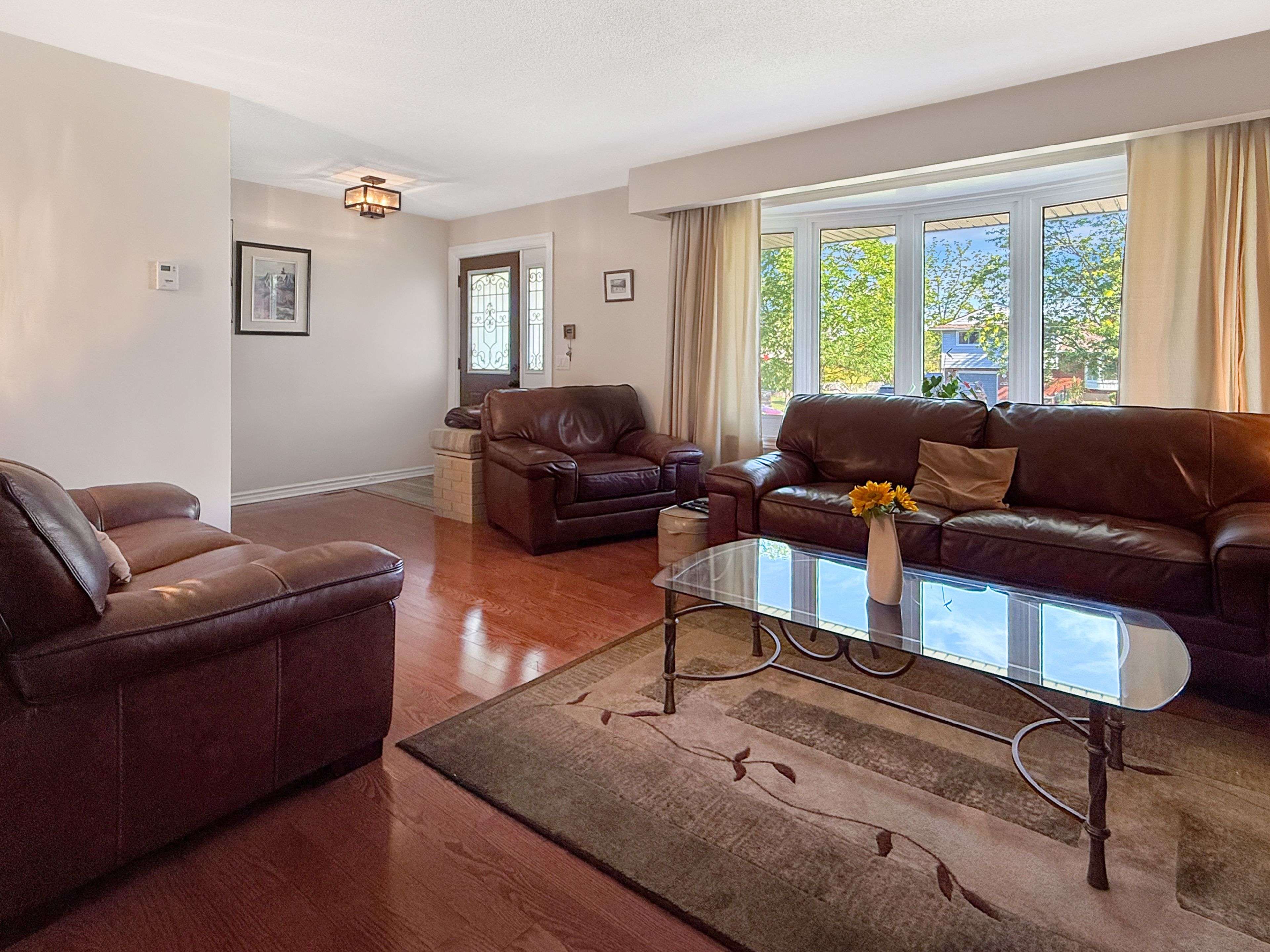 27 Lindbergh DR, Fort Erie, ON L2A 2Z5